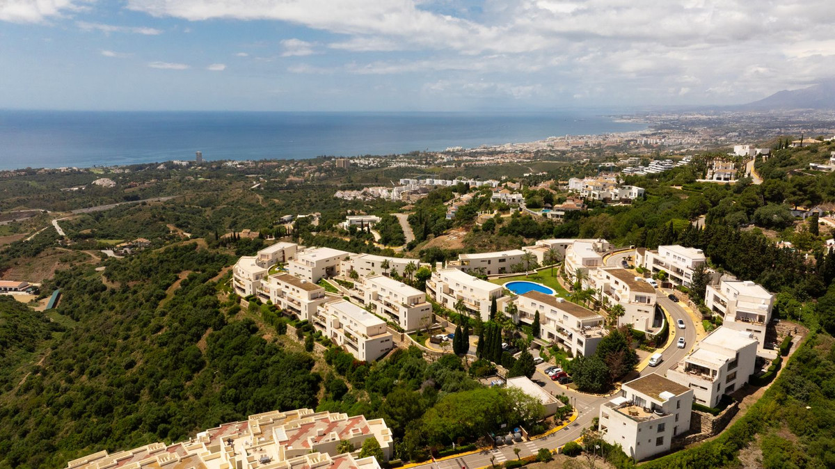 3 Bed Apartment for sale in Altos De Los Monteros Costa Del Sol, Málaga, Spain
