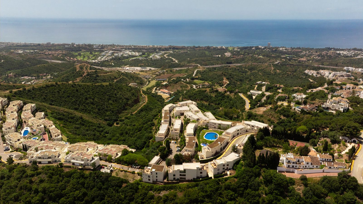 3 Bed Apartment for sale in Altos De Los Monteros Costa Del Sol, Málaga, Spain