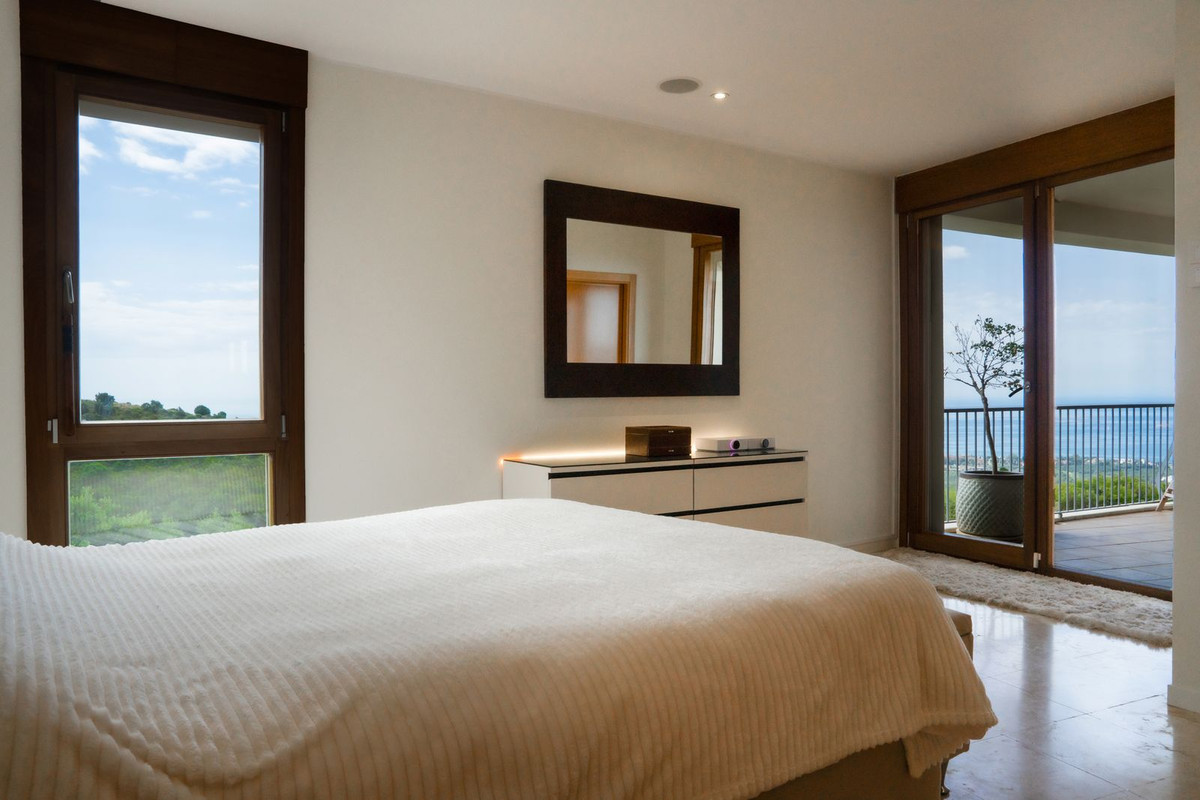 3 Bed Apartment for sale in Altos De Los Monteros Costa Del Sol, Málaga, Spain