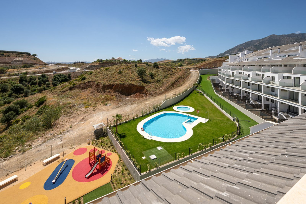 3 Bed Apartment for sale in Torreblanca Costa Del Sol, Málaga, Spain