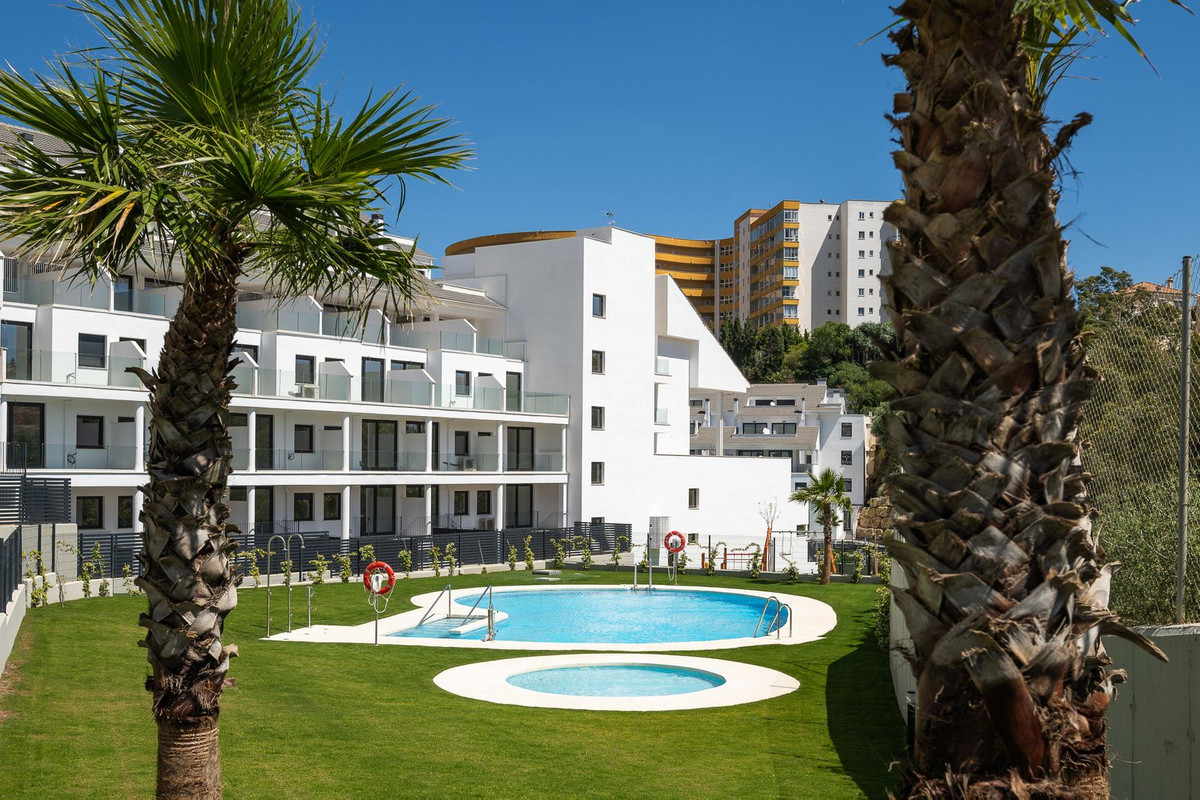 3 Bed Apartment for sale in Torreblanca Costa Del Sol, Málaga, Spain