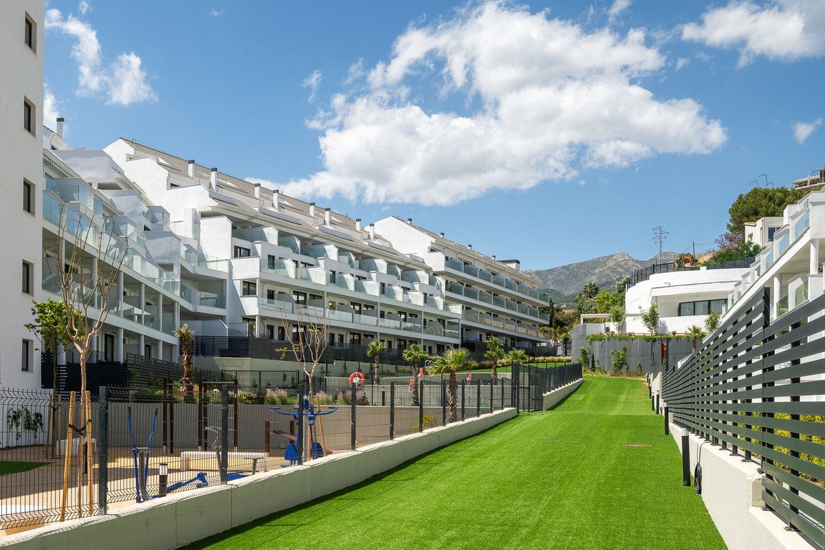 3 Bed Apartment for sale in Torreblanca Costa Del Sol, Málaga, Spain
