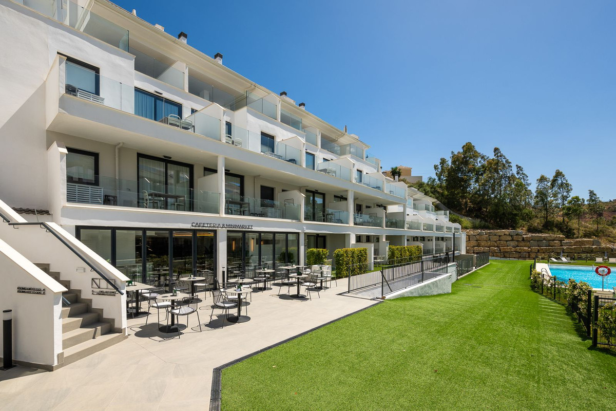 3 Bed Apartment for sale in Torreblanca Costa Del Sol, Málaga, Spain