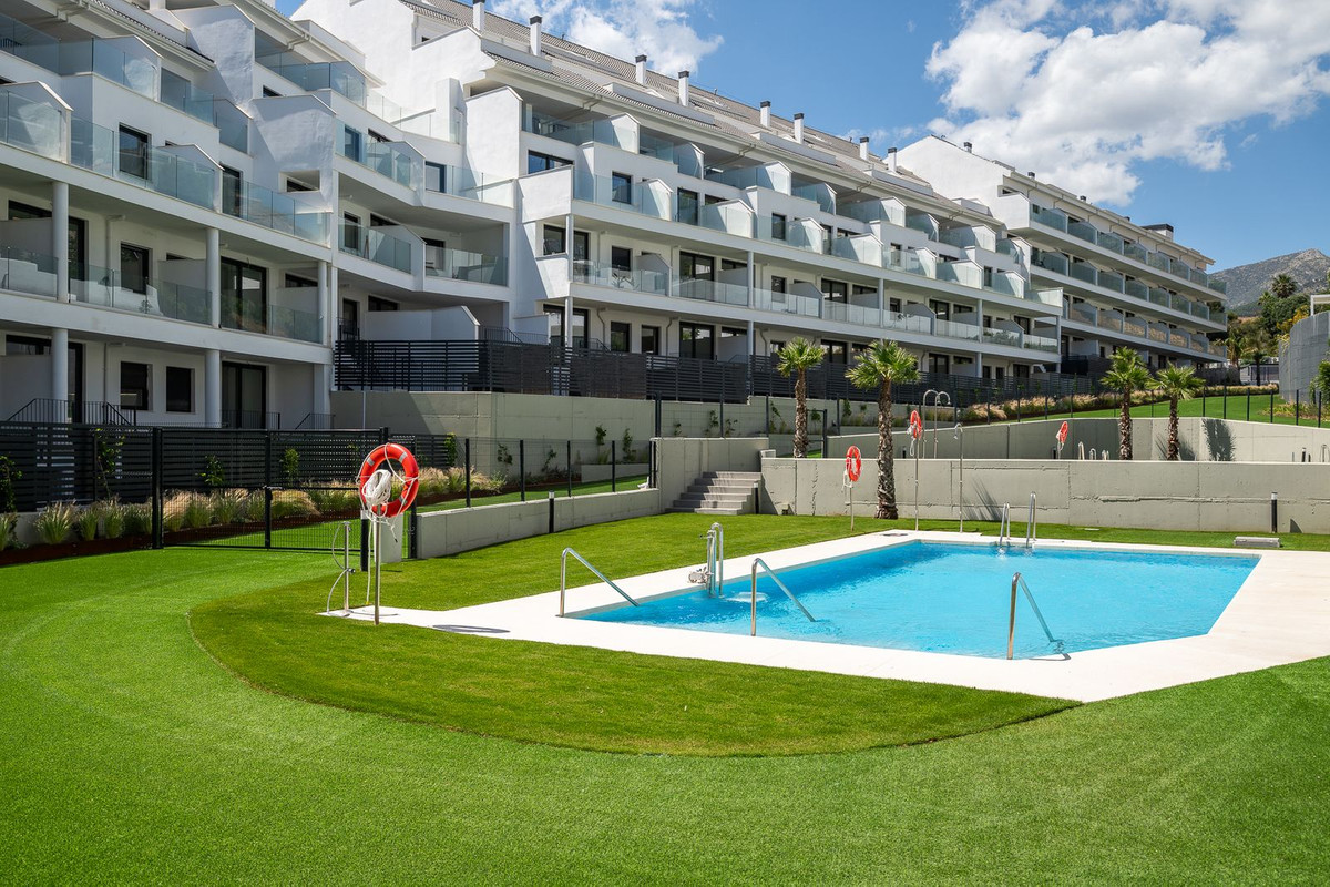 3 Bed Apartment for sale in Torreblanca Costa Del Sol, Málaga, Spain