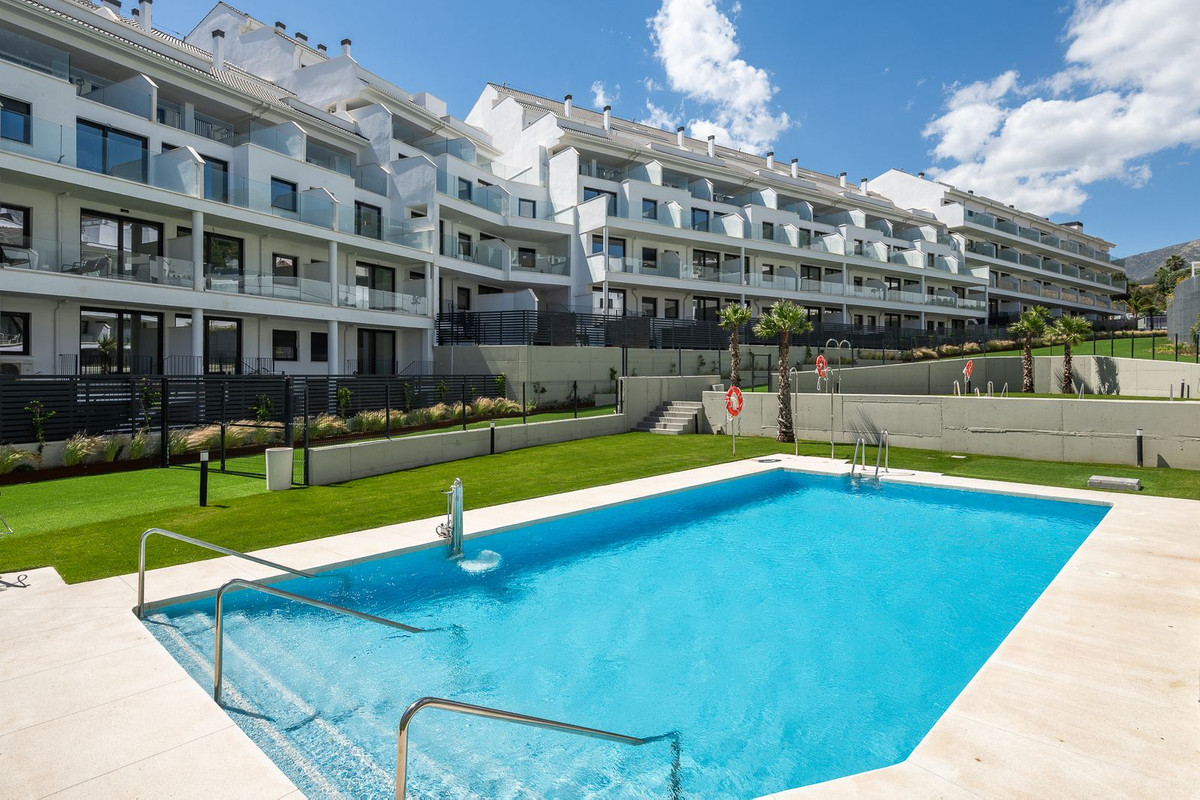 3 Bed Apartment for sale in Torreblanca Costa Del Sol, Málaga, Spain