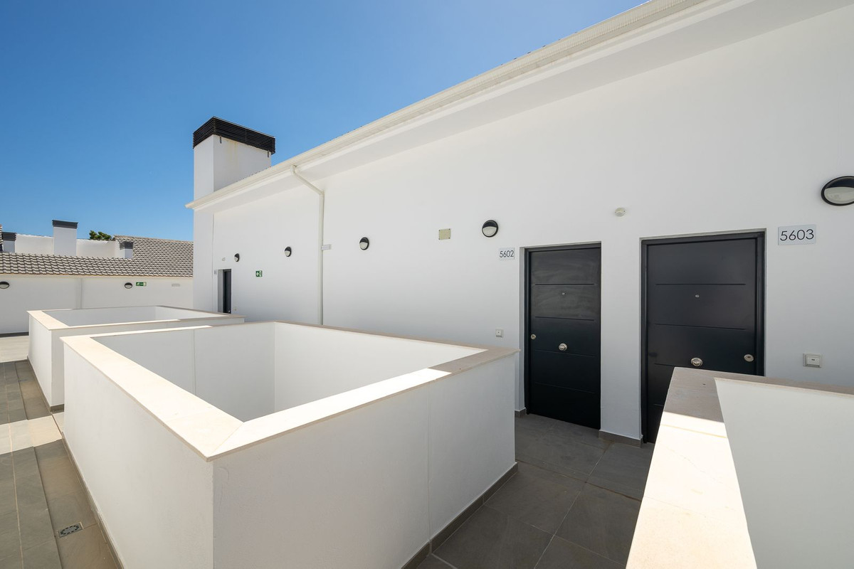 3 Bed Apartment for sale in Torreblanca Costa Del Sol, Málaga, Spain