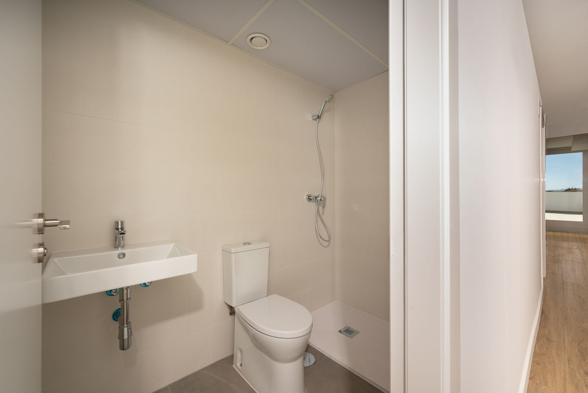 3 Bed Apartment for sale in Torreblanca Costa Del Sol, Málaga, Spain
