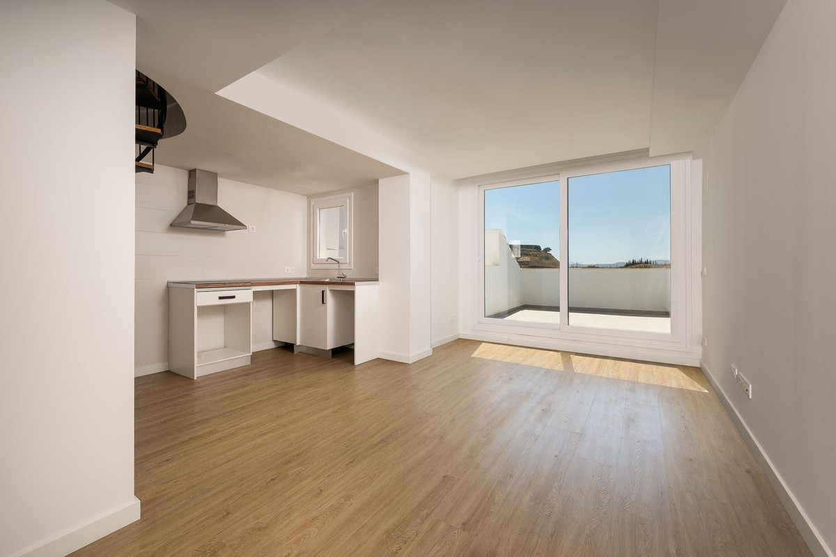 3 Bed Apartment for sale in Torreblanca Costa Del Sol, Málaga, Spain