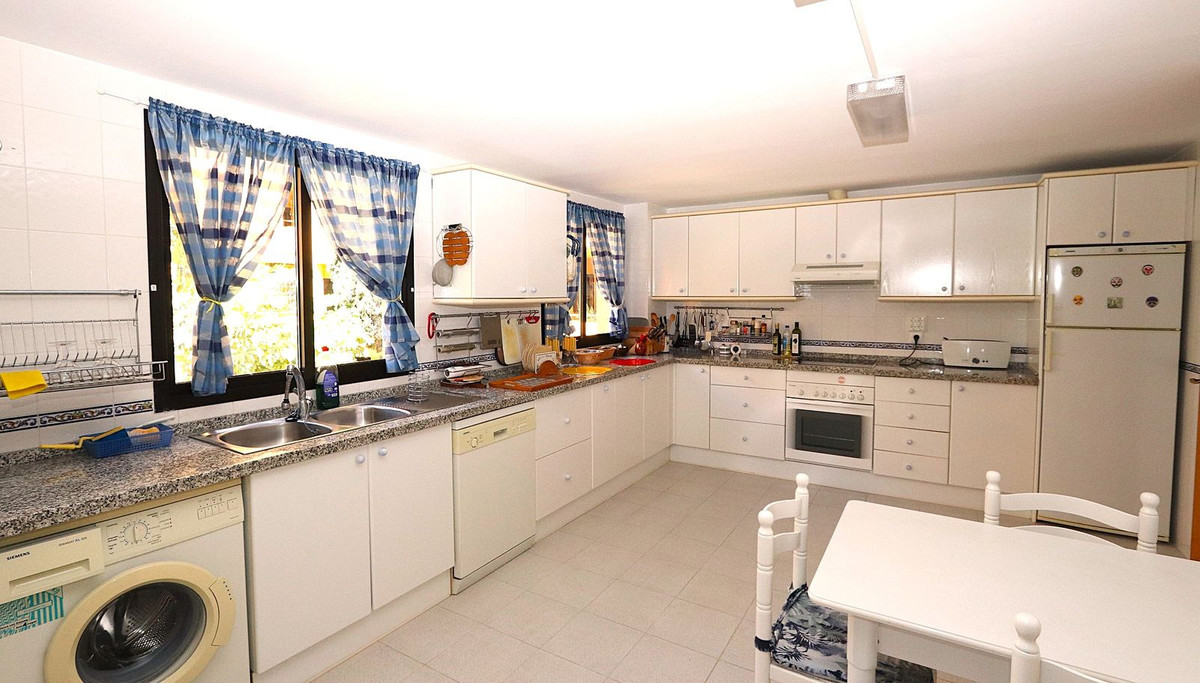 Se vende Apartamento Planta Media de 3 dormitorios en Costa Del Sol, Málaga, España