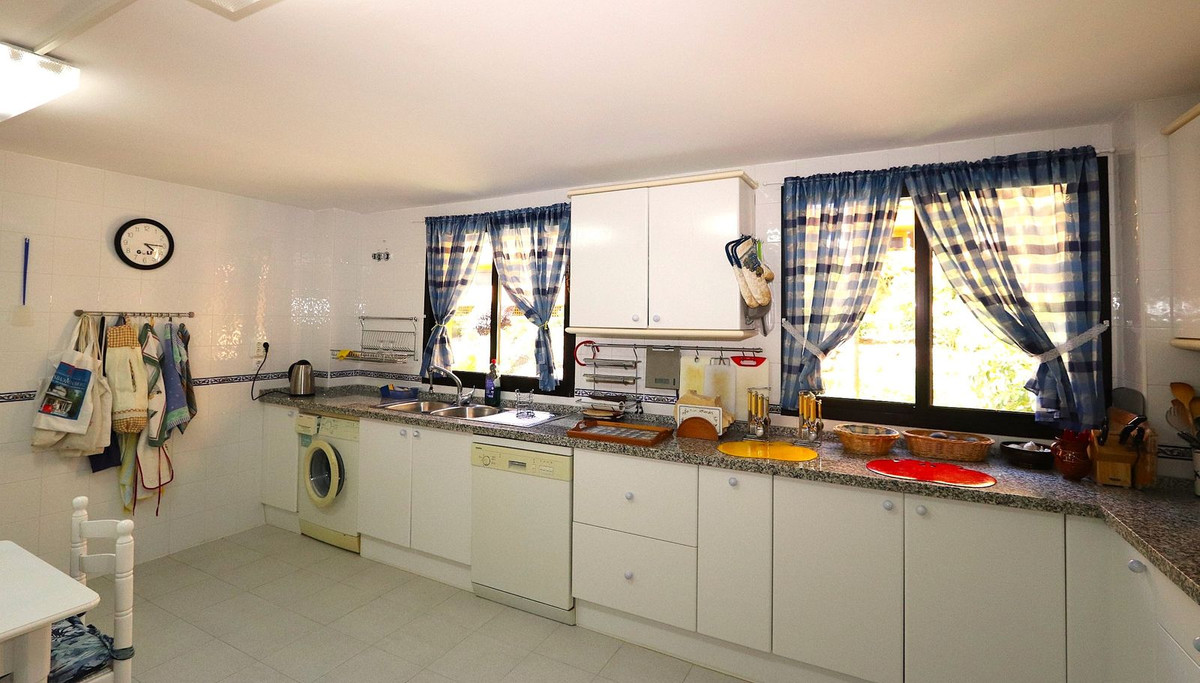 Se vende Apartamento Planta Media de 3 dormitorios en Costa Del Sol, Málaga, España