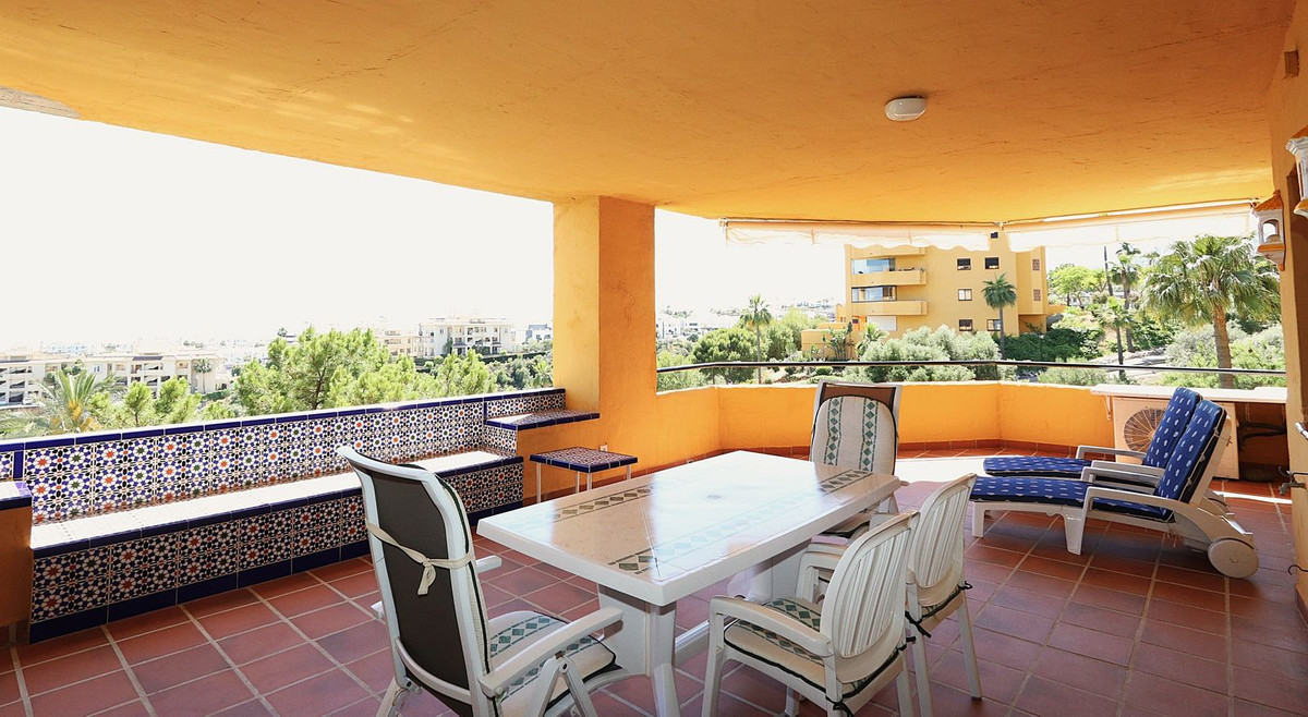 Se vende Apartamento Planta Media de 3 dormitorios en Costa Del Sol, Málaga, España