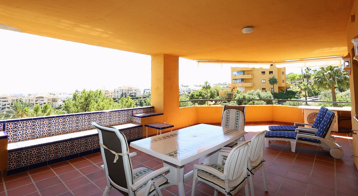 Se vende Apartamento Planta Media de 3 dormitorios en Costa Del Sol, Málaga, España