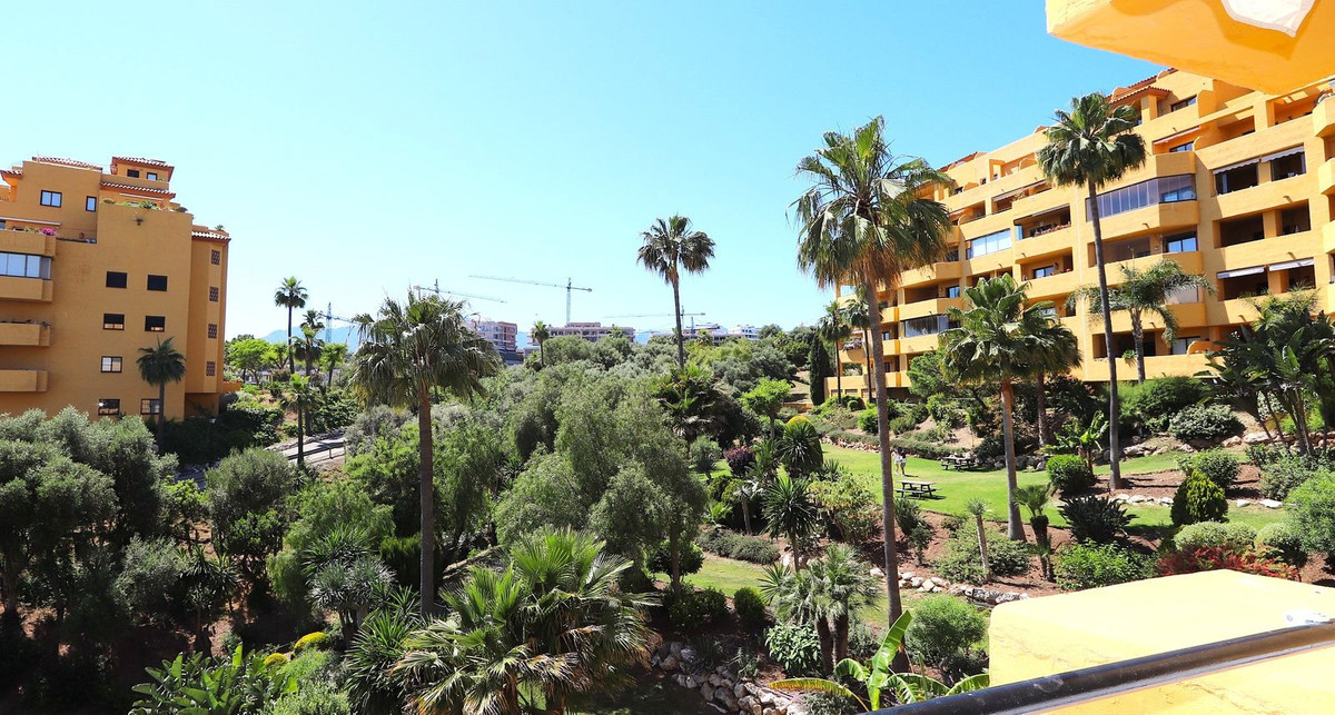 Se vende Apartamento Planta Media de 3 dormitorios en Costa Del Sol, Málaga, España