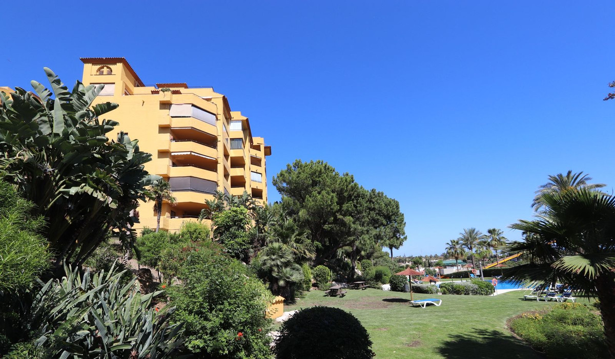 Se vende Apartamento Planta Media de 3 dormitorios en Costa Del Sol, Málaga, España