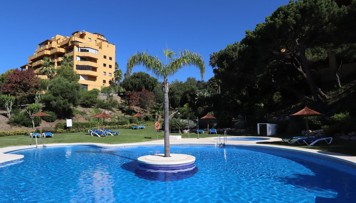 Se vende Apartamento Planta Media de 3 dormitorios en Costa Del Sol, Málaga, España