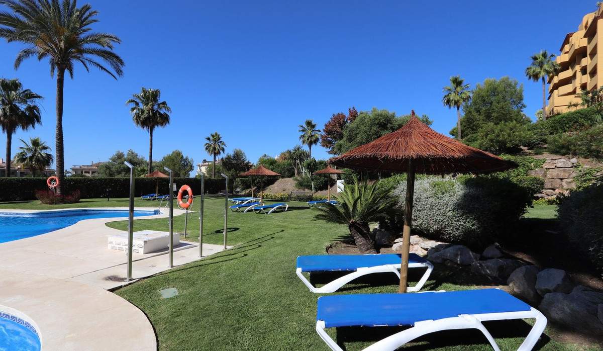 Se vende Apartamento Planta Media de 3 dormitorios en Costa Del Sol, Málaga, España