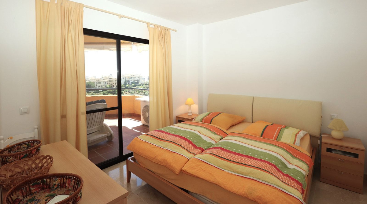 Se vende Apartamento Planta Media de 3 dormitorios en Costa Del Sol, Málaga, España