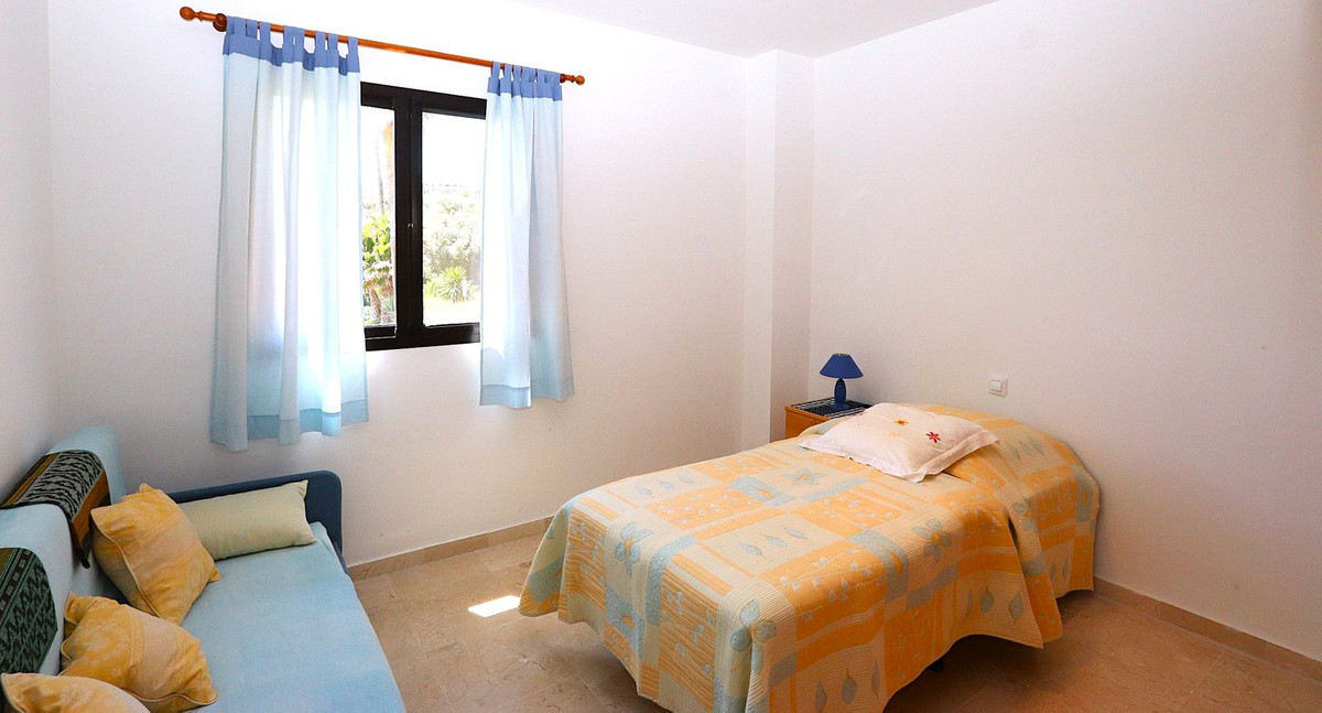 Se vende Apartamento Planta Media de 3 dormitorios en Costa Del Sol, Málaga, España