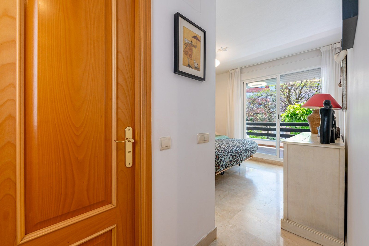 Se vende Apartamento Planta Baja de 3 dormitorios en Costa Del Sol, Málaga, España