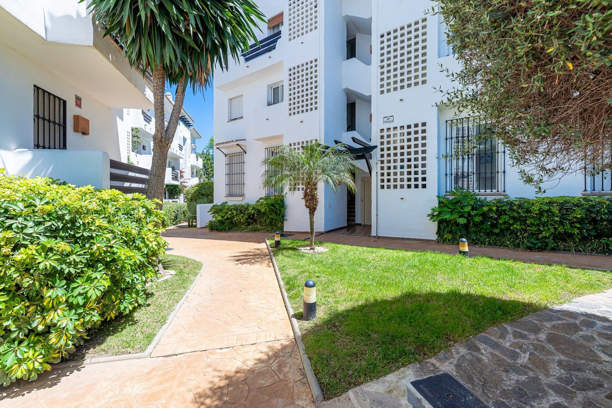 Se vende Apartamento Planta Baja de 3 dormitorios en Costa Del Sol, Málaga, España