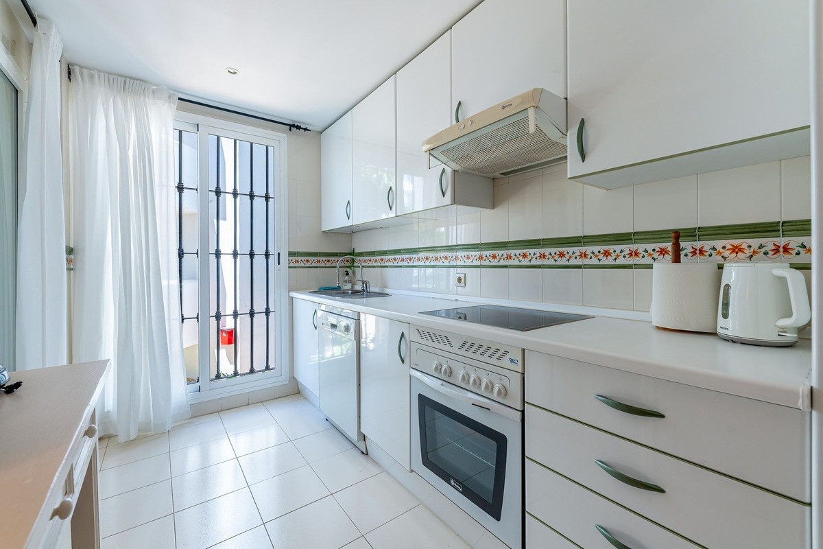Se vende Apartamento Planta Baja de 3 dormitorios en Costa Del Sol, Málaga, España