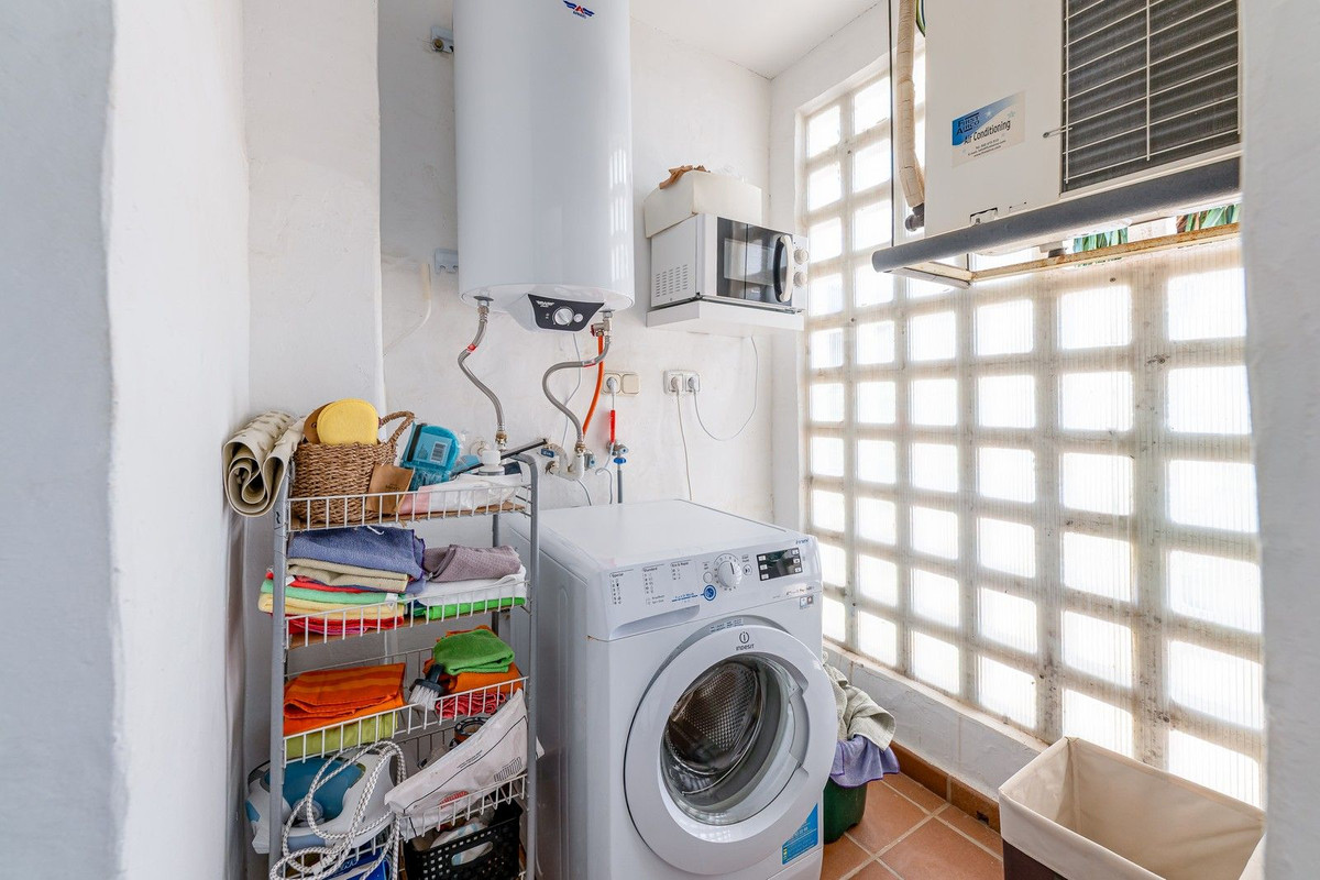 Se vende Apartamento Planta Baja de 3 dormitorios en Costa Del Sol, Málaga, España