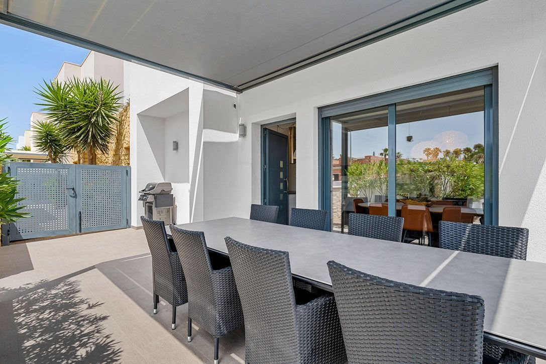 Se vende Villa - Chalet de 3 dormitorios en Costa Blanca, Alicante, España