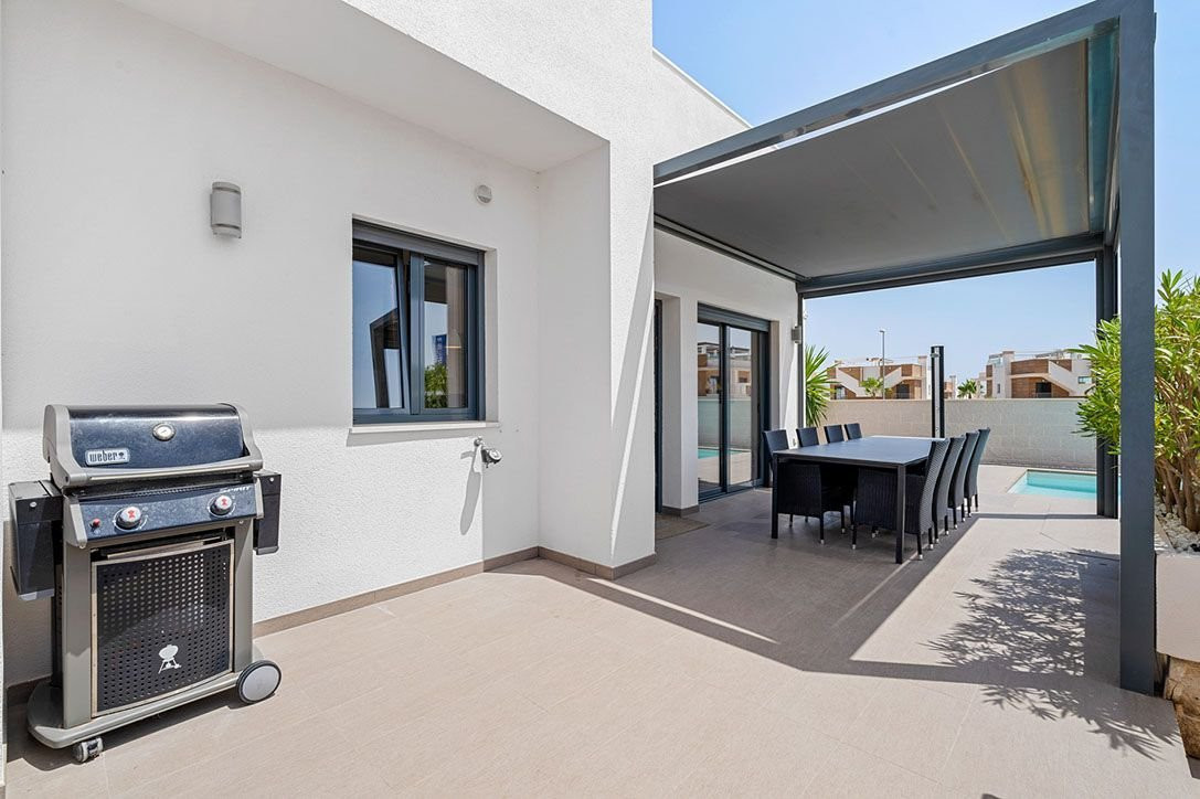 Se vende Villa - Chalet de 3 dormitorios en Costa Blanca, Alicante, España