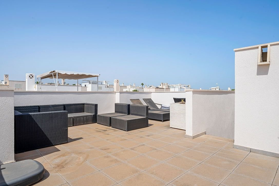 Se vende Villa - Chalet de 3 dormitorios en Costa Blanca, Alicante, España