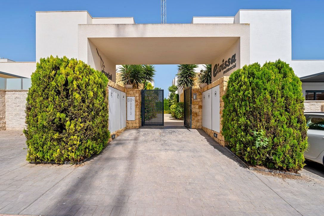 Se vende Villa - Chalet de 3 dormitorios en Costa Blanca, Alicante, España