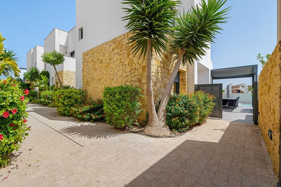Se vende Villa - Chalet de 3 dormitorios en Costa Blanca, Alicante, España
