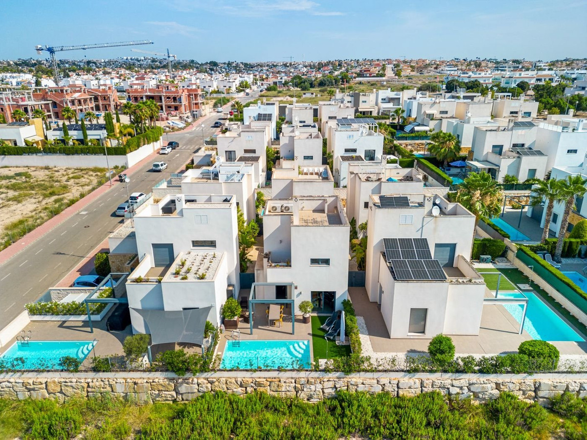 Se vende Villa - Chalet de 3 dormitorios en Costa Blanca, Alicante, España