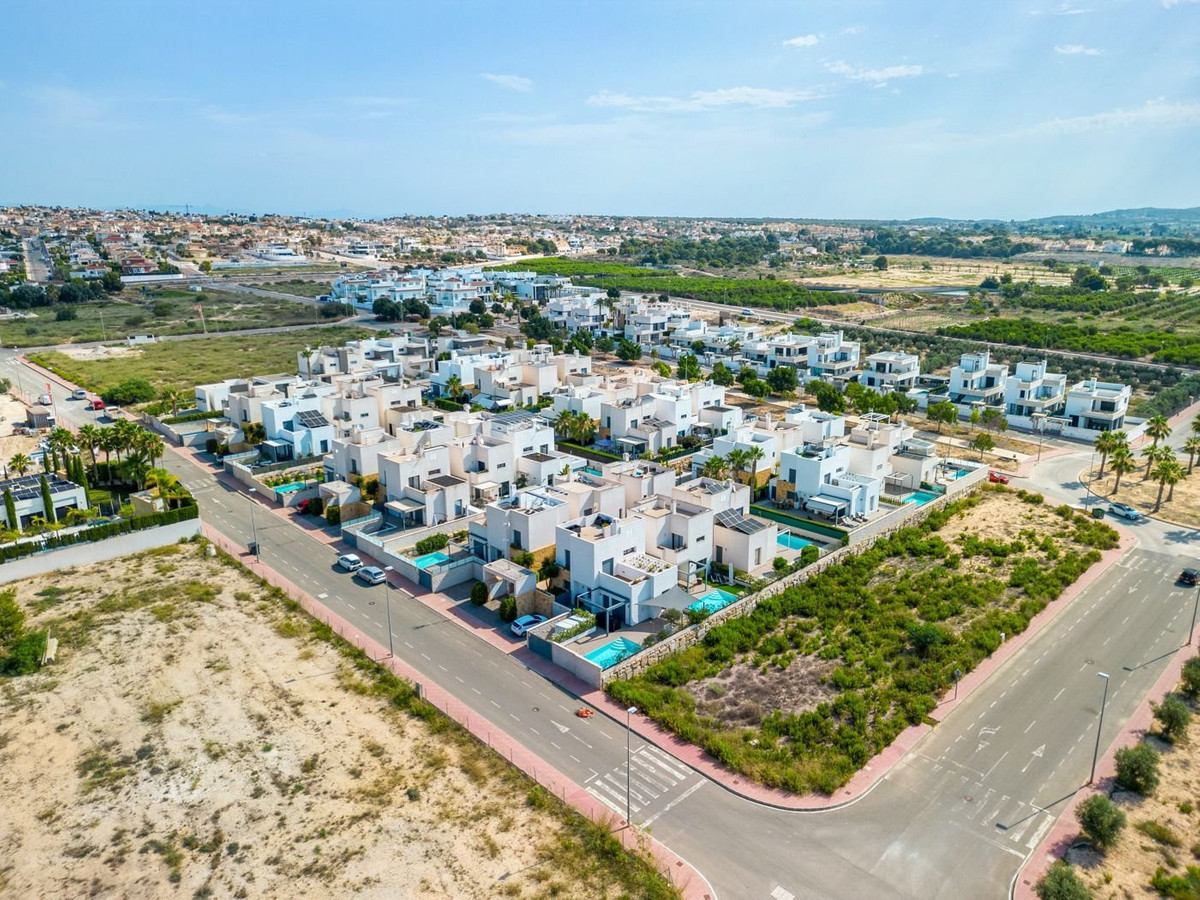 Se vende Villa - Chalet de 3 dormitorios en Costa Blanca, Alicante, España