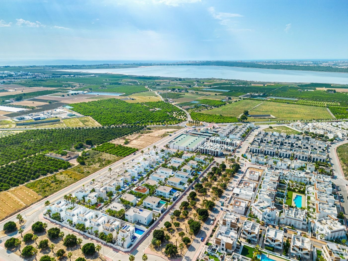 Se vende Villa - Chalet de 3 dormitorios en Costa Blanca, Alicante, España