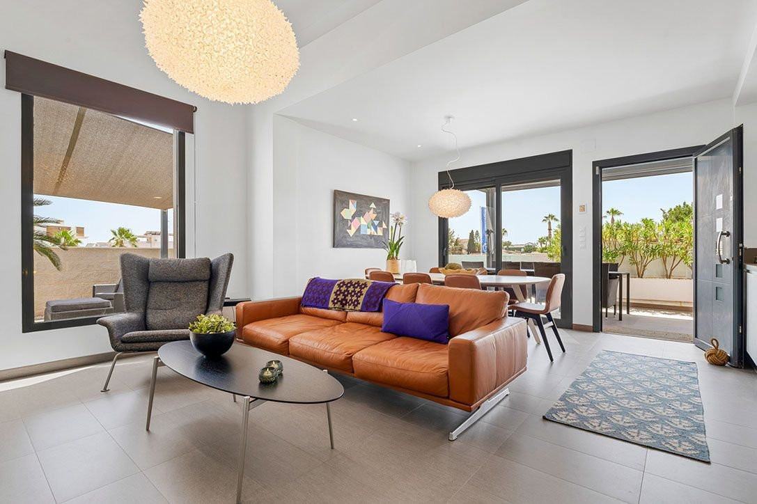Se vende Villa - Chalet de 3 dormitorios en Costa Blanca, Alicante, España