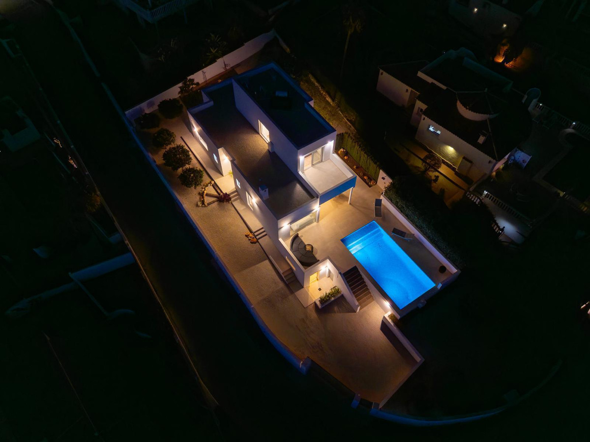 4 Bed Townhouse for sale in Calpe Costa Blanca, Alicante, Spain