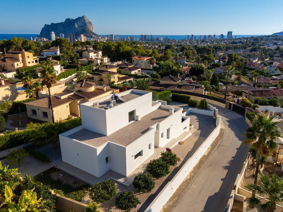4 Bed Townhouse for sale in Calpe Costa Blanca, Alicante, Spain