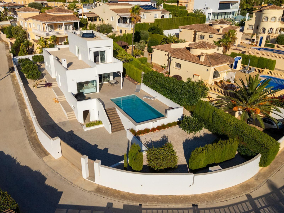 4 Bed Townhouse for sale in Calpe Costa Blanca, Alicante, Spain