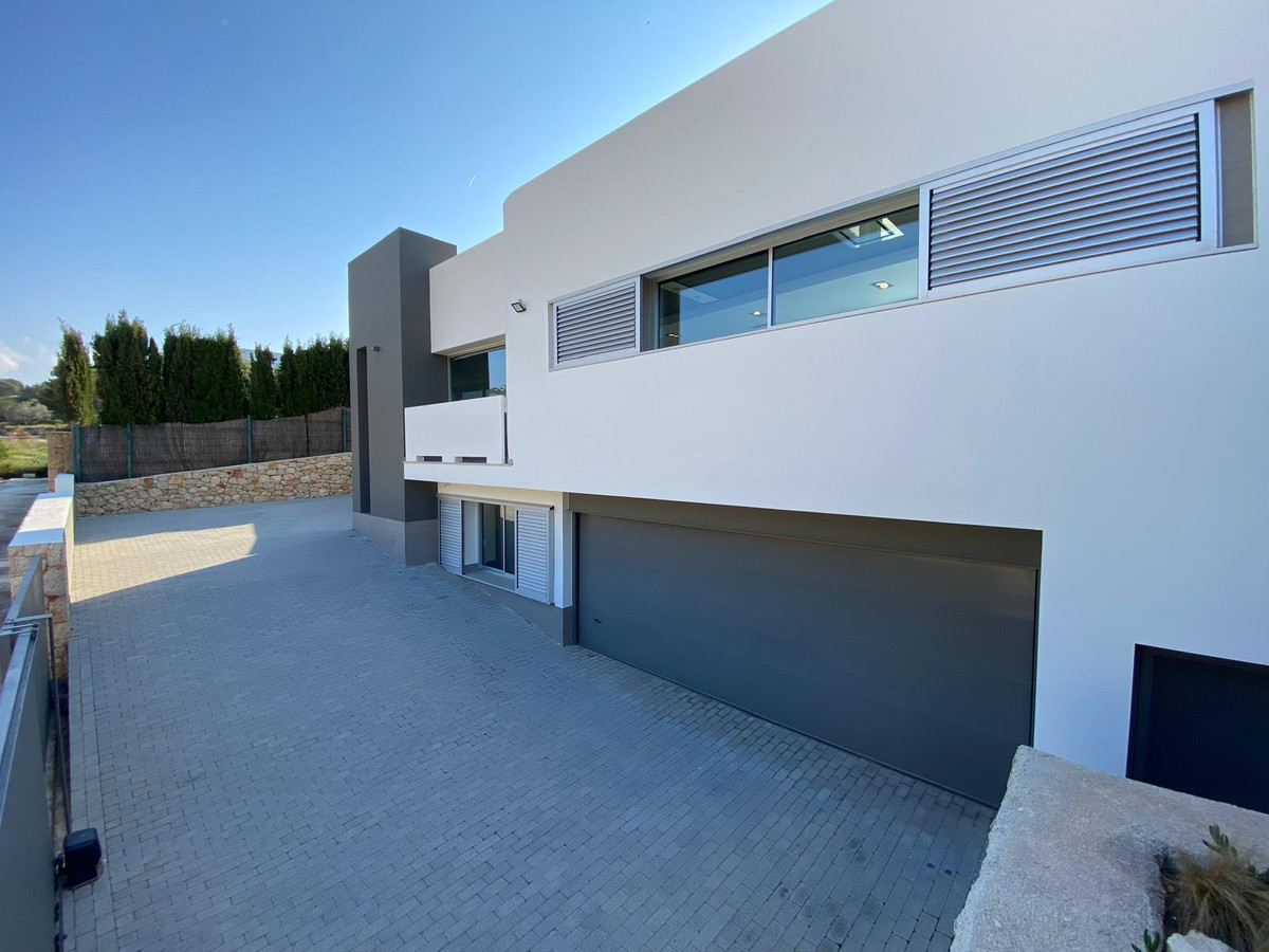 4 Bed Townhouse for sale in Calpe Costa Blanca, Alicante, Spain