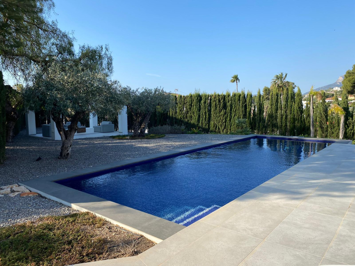 4 Bed Townhouse for sale in Calpe Costa Blanca, Alicante, Spain