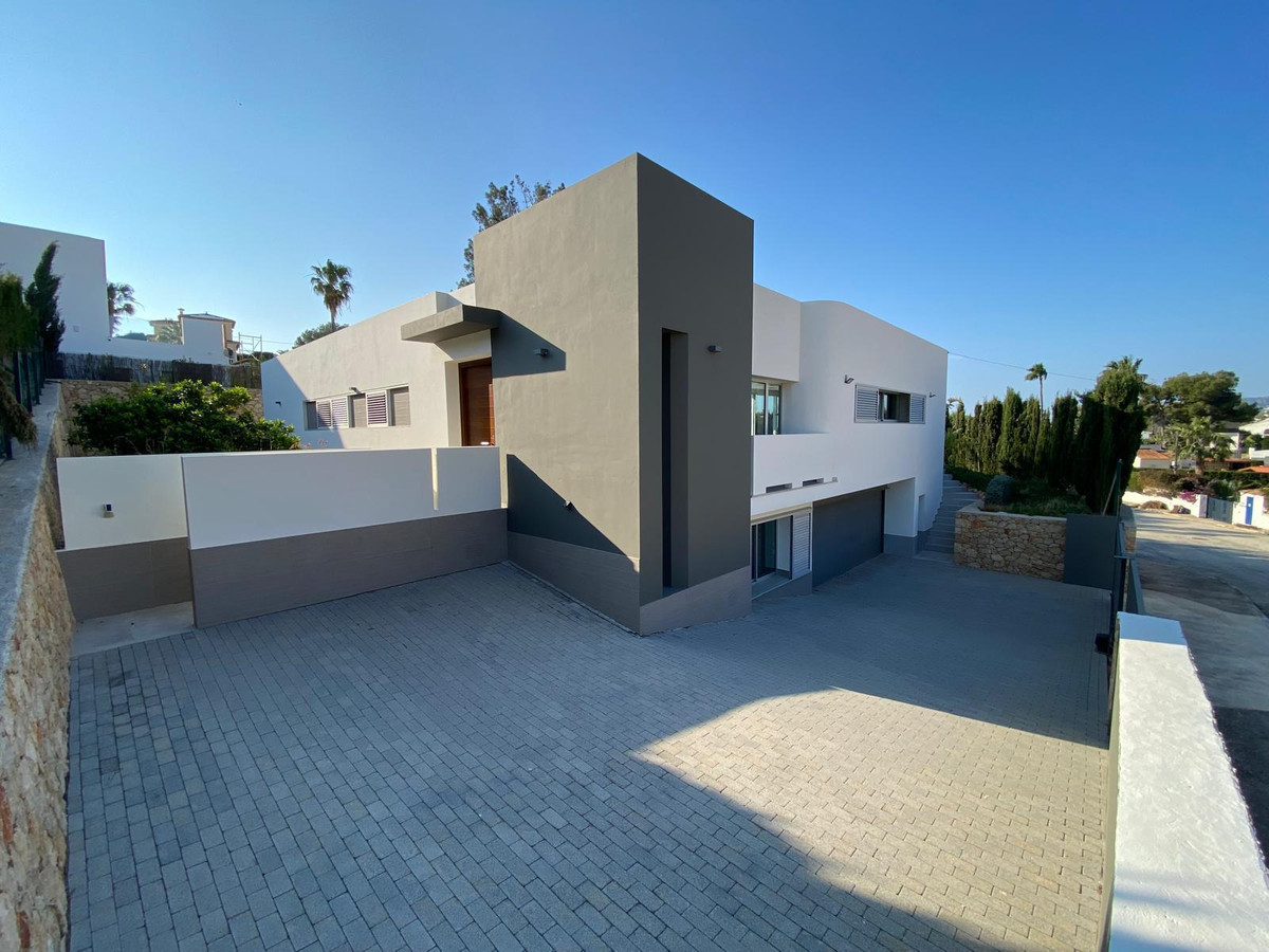 4 Bed Townhouse for sale in Calpe Costa Blanca, Alicante, Spain