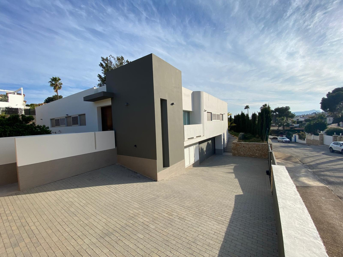 4 Bed Townhouse for sale in Calpe Costa Blanca, Alicante, Spain