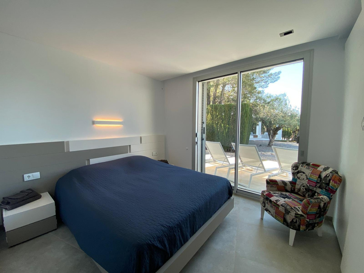 4 Bed Townhouse for sale in Calpe Costa Blanca, Alicante, Spain