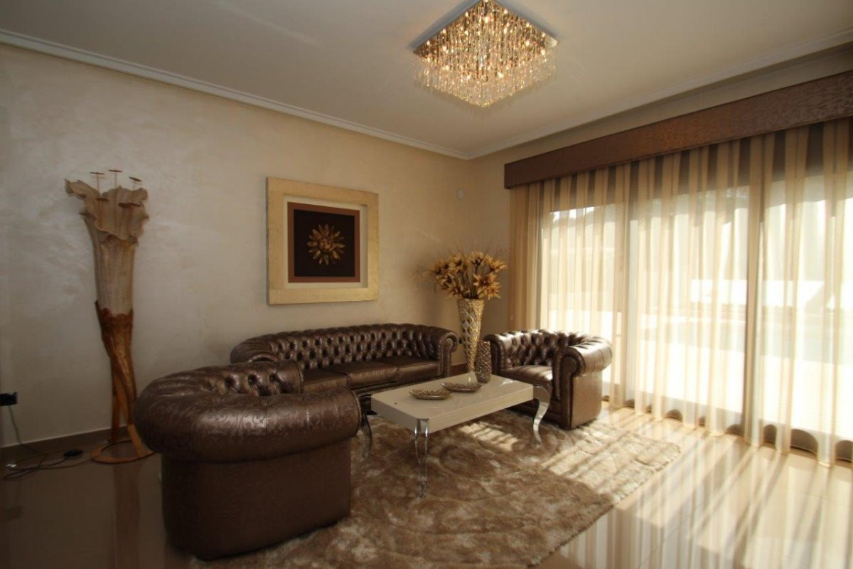 Se vende Villa - Chalet de 4 dormitorios en Costa Blanca, Alicante, España