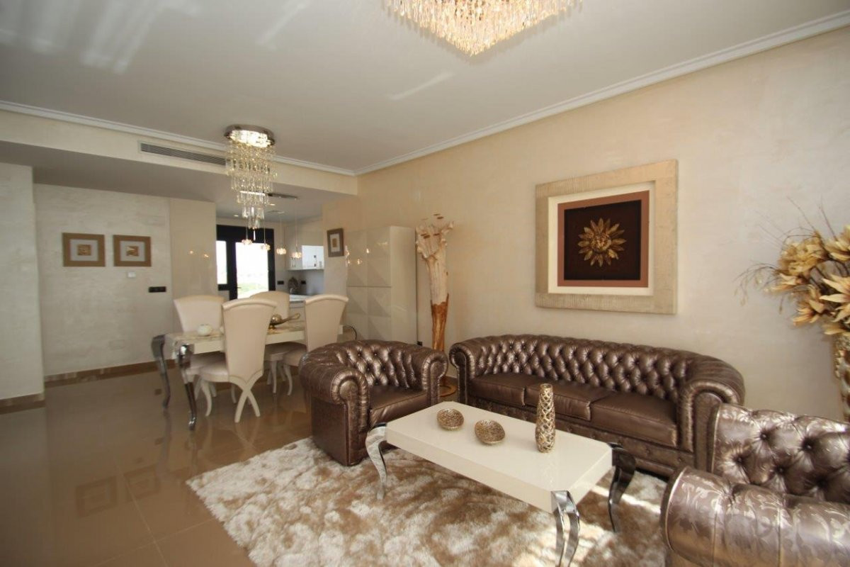 Se vende Villa - Chalet de 4 dormitorios en Costa Blanca, Alicante, España