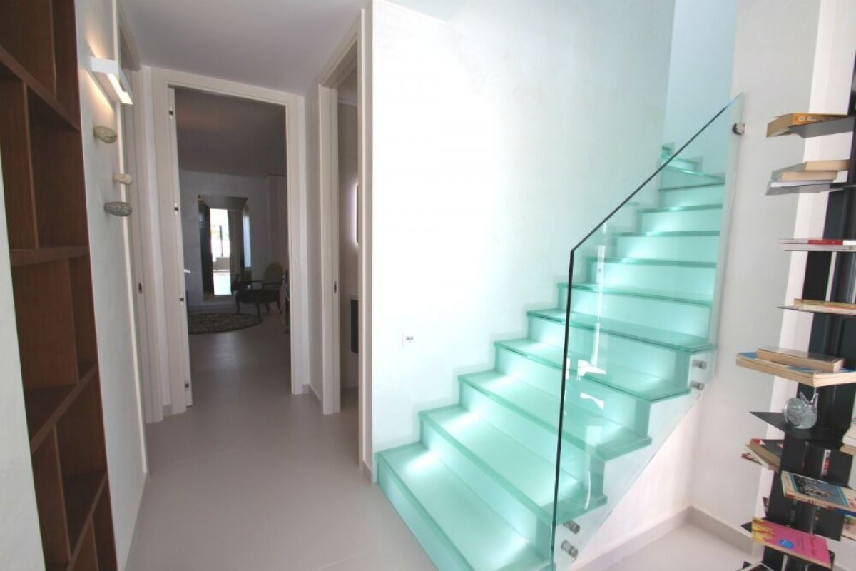 Se vende Villa - Chalet de 4 dormitorios en Costa Blanca, Alicante, España