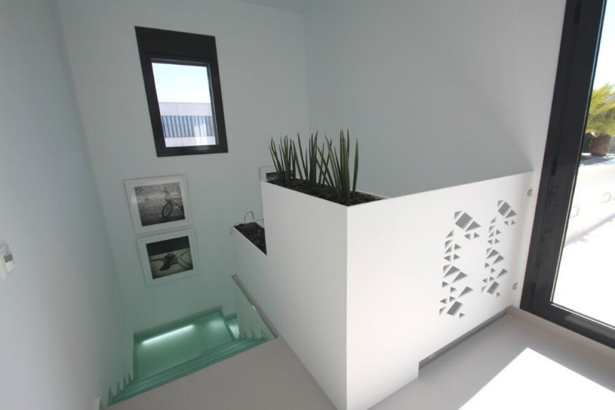Se vende Villa - Chalet de 4 dormitorios en Costa Blanca, Alicante, España