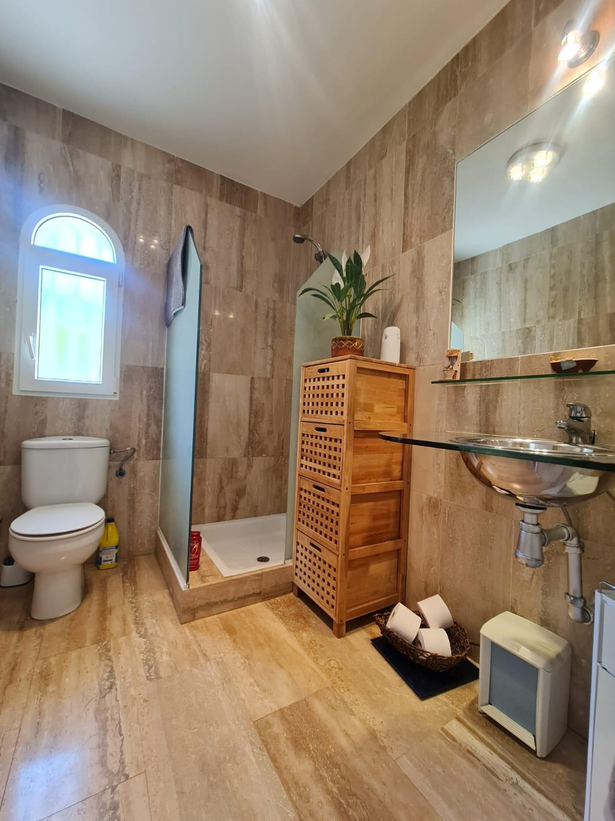 Se vende Villa - Chalet de 3 dormitorios en Costa Blanca, Alicante, España