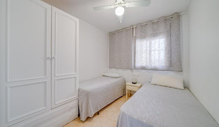 Se vende Apartamento Planta Media de 2 dormitorios en Costa Blanca, Alicante, España