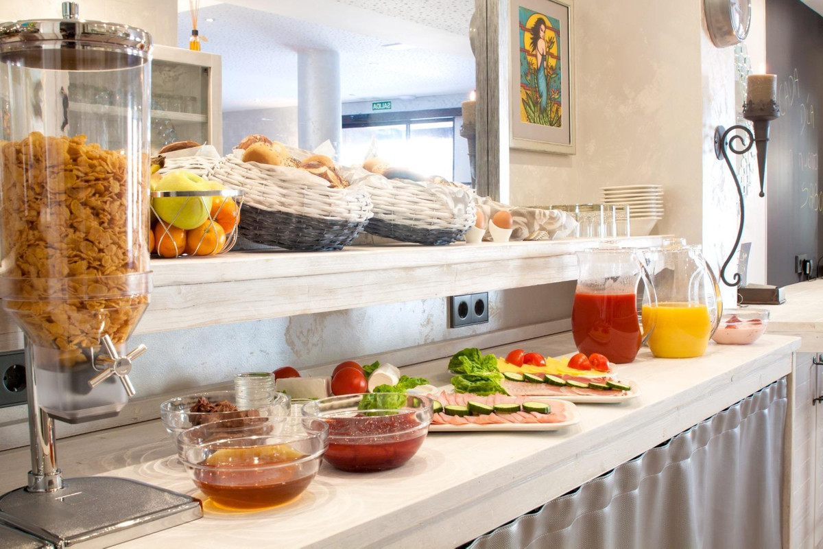 7 Bed Commercial unit for sale in Busot Costa Blanca, Alicante, Spain